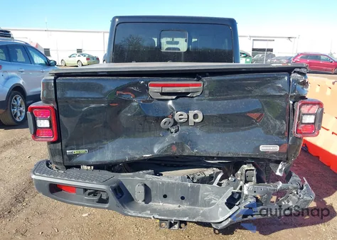 2022 Jeep Gladiator Overland 4X4 z USA, uszkodzony, nr VIN 1C6JJTFM0NL158400